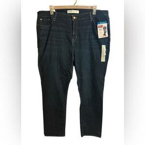 Signature LEVI STRAUSS Mid Rise Slim Simply Stretch Jeans. Women’s Size 24M. NWT